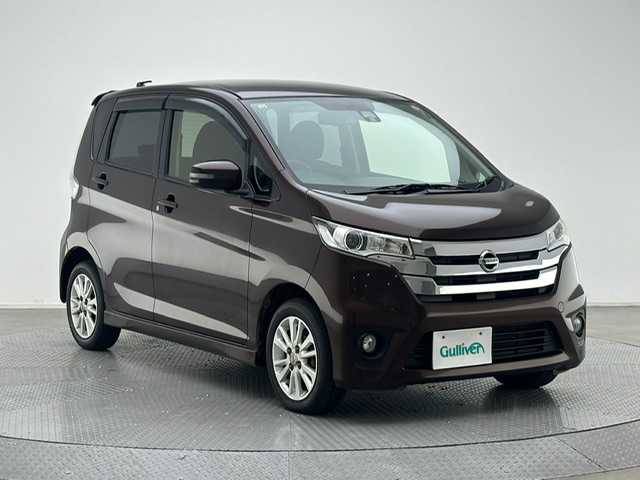 日産 デイズ HWS X Vセレ +SeftyⅡ 兵庫県 2014(平26)年 7.3万km モカブラウンP 純正ナビ/フルセグ CD DVD BT AUX/アラウンドビューモニター/エマージェンシーブレーキ/LEDヘッドライト/フォグライト/ETC/純正14インチアルミホイール/純正フロアマット/自動防眩ミラー/スマートキー/アイドリングストップ/電動格納ミラー/ISOFIX