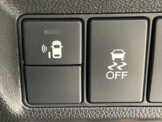 ホンダ ステップワゴン スパーダ ハイブリッド G ホンダセンシング 宮城県 2018(平30)年 6.3万km オブシダンブルーパール ホンダセンシング/・衝突軽減ブレーキ/・誤発進抑制機能/・路外逸脱抑制機能/・車線維持支援システム/・アダプティブ・クルーズ・コントロール/・先行者発進お知らせ機能/・標識認識機能/純正ナビ/・型番：VXM-175VFNi/・フルセグTV/Bluetooth/CD/DVD/・バックカメラ/・USB入力端子/・純正ETC/・前方ドライブレコーダー/純正フリップダウンモニター/両側パワースライドドア/アイドリングストップ/電子パーキング/・オートブレーキホールド/革巻きステアリング/・ステアリングリモコン/プッシュスタート/・スマートキー/LEDヘッドライト/・オートライト/・フォグランプ/純正アルミホイール/純正フロアマット/ドアバイザー