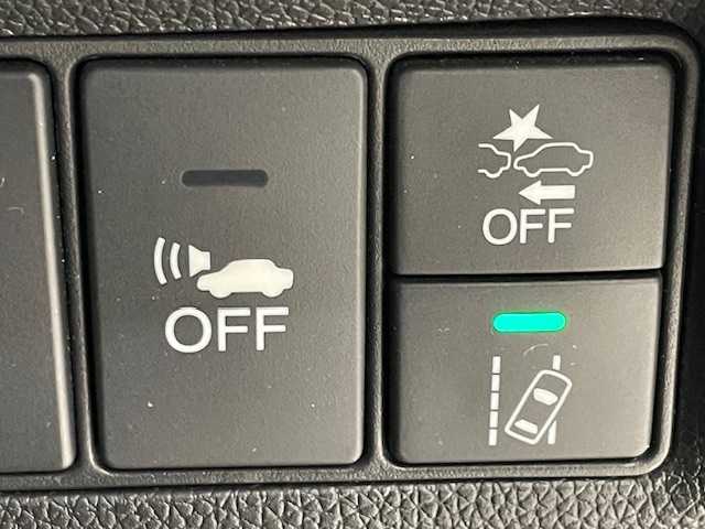 ホンダ ステップワゴン スパーダ ハイブリッド G ホンダセンシング 宮城県 2018(平30)年 6.3万km オブシダンブルーパール ホンダセンシング/・衝突軽減ブレーキ/・誤発進抑制機能/・路外逸脱抑制機能/・車線維持支援システム/・アダプティブ・クルーズ・コントロール/・先行者発進お知らせ機能/・標識認識機能/純正ナビ/・型番：VXM-175VFNi/・フルセグTV/Bluetooth/CD/DVD/・バックカメラ/・USB入力端子/・純正ETC/・前方ドライブレコーダー/純正フリップダウンモニター/両側パワースライドドア/アイドリングストップ/電子パーキング/・オートブレーキホールド/革巻きステアリング/・ステアリングリモコン/プッシュスタート/・スマートキー/LEDヘッドライト/・オートライト/・フォグランプ/純正アルミホイール/純正フロアマット/ドアバイザー