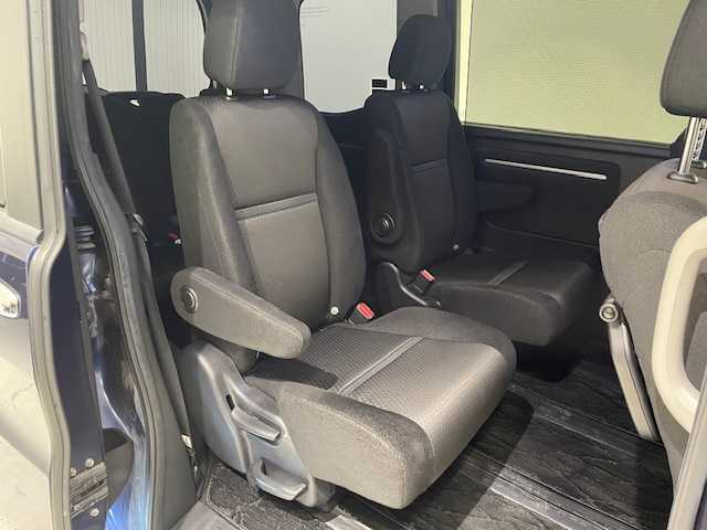 ホンダ ステップワゴン スパーダ ハイブリッド G ホンダセンシング 宮城県 2018(平30)年 6.3万km オブシダンブルーパール ホンダセンシング/・衝突軽減ブレーキ/・誤発進抑制機能/・路外逸脱抑制機能/・車線維持支援システム/・アダプティブ・クルーズ・コントロール/・先行者発進お知らせ機能/・標識認識機能/純正ナビ/・型番：VXM-175VFNi/・フルセグTV/Bluetooth/CD/DVD/・バックカメラ/・USB入力端子/・純正ETC/・前方ドライブレコーダー/純正フリップダウンモニター/両側パワースライドドア/アイドリングストップ/電子パーキング/・オートブレーキホールド/革巻きステアリング/・ステアリングリモコン/プッシュスタート/・スマートキー/LEDヘッドライト/・オートライト/・フォグランプ/純正アルミホイール/純正フロアマット/ドアバイザー