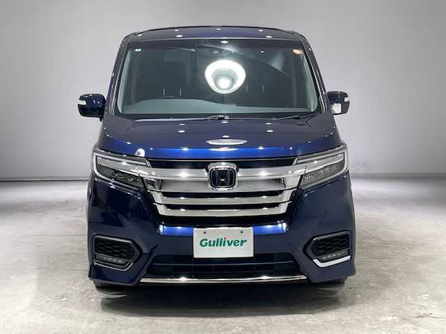 ホンダ ステップワゴン スパーダ ハイブリッド G ホンダセンシング 宮城県 2018(平30)年 6.3万km オブシダンブルーパール ホンダセンシング/・衝突軽減ブレーキ/・誤発進抑制機能/・路外逸脱抑制機能/・車線維持支援システム/・アダプティブ・クルーズ・コントロール/・先行者発進お知らせ機能/・標識認識機能/純正ナビ/・型番：VXM-175VFNi/・フルセグTV/Bluetooth/CD/DVD/・バックカメラ/・USB入力端子/・純正ETC/・前方ドライブレコーダー/純正フリップダウンモニター/両側パワースライドドア/アイドリングストップ/電子パーキング/・オートブレーキホールド/革巻きステアリング/・ステアリングリモコン/プッシュスタート/・スマートキー/LEDヘッドライト/・オートライト/・フォグランプ/純正アルミホイール/純正フロアマット/ドアバイザー