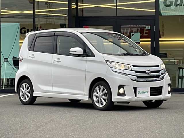 日産 デイズ ハイウェイスターX 鹿児島県 2017(平29)年 9.4万km ホワイトパール ワンオーナー/エマージェンシーブレーキ/純正SDナビ/フルセグTV/   CD/DVD/Bluetooth/アラウンドビューモニター/プッシュスタート/スマートキー×２/ETC/新車時保証書/取扱説明書