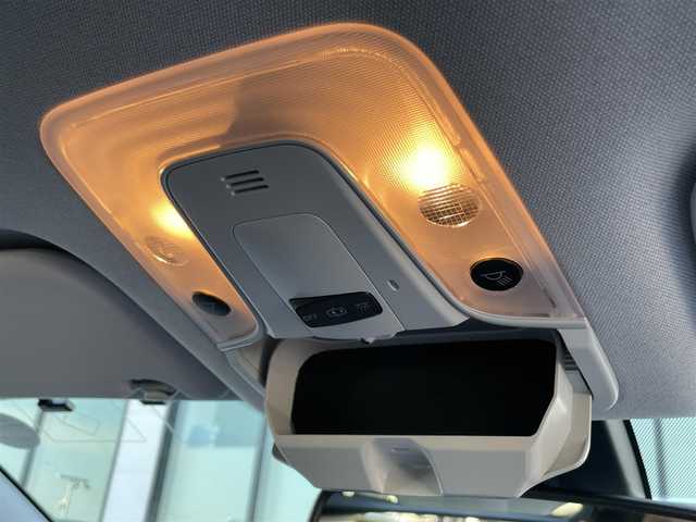 トヨタ プリウス A ツーリングセレクション 香川県 2016(平28)年 5.3万km ホワイトパールクリスタルシャイン Toyota Safety Sense P/レーダークルーズコントロール/プリクラッシュセーフティ/（ミリ波レーダー・単眼カメラ・昼歩行者検知機能付）/（対車両：自車車速域約10km/hから最高速度：最大約40km/h減速可）/（対歩行者：自車車速域約10km/hから80km/h間：最大約30km/h減速可）/オートマチックハイビーム /（作動車速：30km/以上時）/レーンディパーチャーアラート（LDA）/（作動車速：50km/h以上時）/9インチ純正SDナビ（DSZT-YC4T）/AM/FM/フルセグTV/Bluetooth/バックカメラ/インテリジェントパーキングアシスト/純正前方ドライブレコーダー（DRT-H68A）/HUD/100V電源/ビルトインETC/前席シートヒーター/レザーシート/革巻きステアリング/ステアリングリモコン/LEDヘッドライト/オートライト/フォグランプ/純正17インチアルミホイール