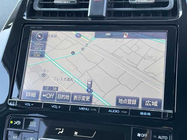 トヨタ プリウス A ツーリングセレクション 香川県 2016(平28)年 5.3万km ホワイトパールクリスタルシャイン Toyota Safety Sense P/レーダークルーズコントロール/プリクラッシュセーフティ/（ミリ波レーダー・単眼カメラ・昼歩行者検知機能付）/（対車両：自車車速域約10km/hから最高速度：最大約40km/h減速可）/（対歩行者：自車車速域約10km/hから80km/h間：最大約30km/h減速可）/オートマチックハイビーム /（作動車速：30km/以上時）/レーンディパーチャーアラート（LDA）/（作動車速：50km/h以上時）/9インチ純正SDナビ（DSZT-YC4T）/AM/FM/フルセグTV/Bluetooth/バックカメラ/インテリジェントパーキングアシスト/純正前方ドライブレコーダー（DRT-H68A）/HUD/100V電源/ビルトインETC/前席シートヒーター/レザーシート/革巻きステアリング/ステアリングリモコン/LEDヘッドライト/オートライト/フォグランプ/純正17インチアルミホイール