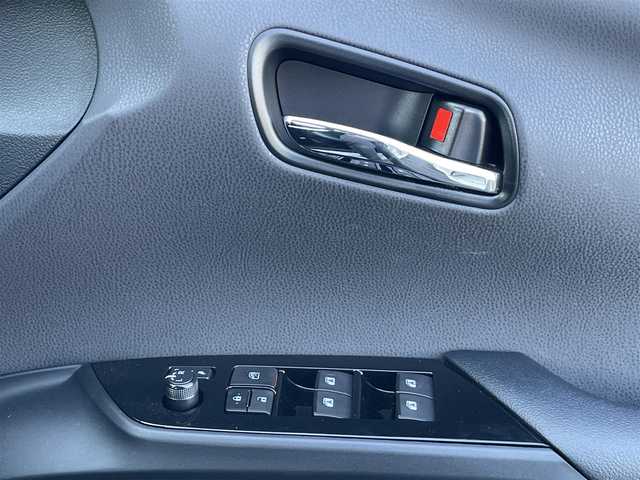 トヨタ プリウス A ツーリングセレクション 香川県 2016(平28)年 5.3万km ホワイトパールクリスタルシャイン Toyota Safety Sense P/レーダークルーズコントロール/プリクラッシュセーフティ/（ミリ波レーダー・単眼カメラ・昼歩行者検知機能付）/（対車両：自車車速域約10km/hから最高速度：最大約40km/h減速可）/（対歩行者：自車車速域約10km/hから80km/h間：最大約30km/h減速可）/オートマチックハイビーム /（作動車速：30km/以上時）/レーンディパーチャーアラート（LDA）/（作動車速：50km/h以上時）/9インチ純正SDナビ（DSZT-YC4T）/AM/FM/フルセグTV/Bluetooth/バックカメラ/インテリジェントパーキングアシスト/純正前方ドライブレコーダー（DRT-H68A）/HUD/100V電源/ビルトインETC/前席シートヒーター/レザーシート/革巻きステアリング/ステアリングリモコン/LEDヘッドライト/オートライト/フォグランプ/純正17インチアルミホイール