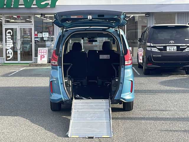 ホンダ フリード＋ ハイブリット G 愛知県 2017(平29)年 7.5万km ブルーホライゾンM /禁煙/スローパー車//ディーラー整備記録簿H29.30.31.R2.4.5.6.7//純正9インチナビ/フルセグ/CD/DVD/SD/MSV/BT//AppleCarPlay/AndroidAuto//バックカメラ/純正前後ドラレコ/ビルトインETC//両側パワースライドドア//ステアリングスイッチ//リアロールサンシェード//ACC/LKAS/CMBS/RSA/先行車発信告知/路外逸脱抑制//プッシュスタート/スマートキー//純正フロアマット/純正ドアバイザー//新車時保証書//取扱説明書//スペアスマートキー有