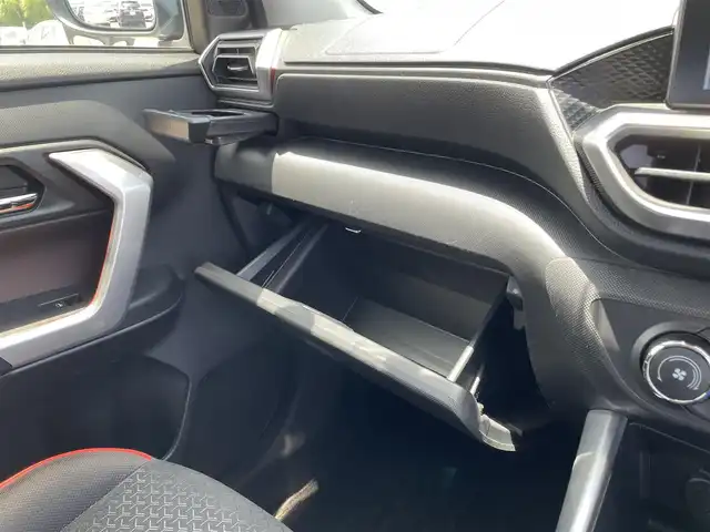 トヨタ ライズ Z 佐賀県 2020(令2)年 2.1万km シャイニングホワイトパール ワンオーナー/９インチディスプレイオーディオ/・フルセグTV/AM/FM/Bluetooth/applecarPlay/バックカメラ/前後ドライブレコーダー/ビルトインETC/D＋N席シートヒーター/革巻きステアリング/ステアリングリモコン/純正17インチアルミホイール/純正LEDヘッドライト/純正LEDフォグライト/純正フロアマット/純正ドアバイザ―/新車保証書/スペアキー１本/スマートアシスト/・レーダークルーズコントロール/・レーンディパーチャーアラート/・プリクラッシュブレーキ/・先行車発進お知らせ機能/・クリアランスソナー/・標識認識機能