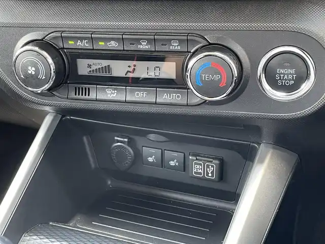トヨタ ライズ Z 佐賀県 2020(令2)年 2.1万km シャイニングホワイトパール ワンオーナー/９インチディスプレイオーディオ/・フルセグTV/AM/FM/Bluetooth/applecarPlay/バックカメラ/前後ドライブレコーダー/ビルトインETC/D＋N席シートヒーター/革巻きステアリング/ステアリングリモコン/純正17インチアルミホイール/純正LEDヘッドライト/純正LEDフォグライト/純正フロアマット/純正ドアバイザ―/新車保証書/スペアキー１本/スマートアシスト/・レーダークルーズコントロール/・レーンディパーチャーアラート/・プリクラッシュブレーキ/・先行車発進お知らせ機能/・クリアランスソナー/・標識認識機能
