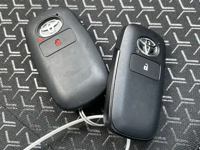 トヨタ ライズ Z 佐賀県 2020(令2)年 2.1万km シャイニングホワイトパール ワンオーナー/９インチディスプレイオーディオ/・フルセグTV/AM/FM/Bluetooth/applecarPlay/バックカメラ/前後ドライブレコーダー/ビルトインETC/D＋N席シートヒーター/革巻きステアリング/ステアリングリモコン/純正17インチアルミホイール/純正LEDヘッドライト/純正LEDフォグライト/純正フロアマット/純正ドアバイザ―/新車保証書/スペアキー１本/スマートアシスト/・レーダークルーズコントロール/・レーンディパーチャーアラート/・プリクラッシュブレーキ/・先行車発進お知らせ機能/・クリアランスソナー/・標識認識機能