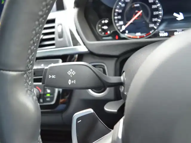 ＢＭＷ ４２０ｉ クーペ Mスポーツ 栃木県 2019(令1)年 0.9万km メルボルンレッド ドライビング・アシスト/・レーン・ディパーチャー・ウォーニング(車線逸脱警告システム)/・前車接近警告機能/・衝突回避/被害軽減ブレーキ/ACC／アクティブ・クルーズ・コントロール(ストップ&ゴー機能付)/8.8インチHDDナビゲーションシステム/・地デジ(12セグ/ワンセグ)/・Bluetooth/・DVD/CD/・USB/リヤ・ビュー・カメラ/パーキング・アシスト/シフト・パドル/電動フロント・シート(運転席& 助手席)/フロント・シート・ヒーティング/ダコタ・レザー・シート/ETC車載器/アダプティブLEDヘッドライト/Mライト・アロイ・ホイール・スタースポーク・スタイリング400M