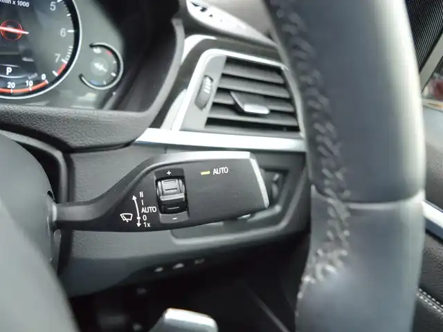 ＢＭＷ ４２０ｉ クーペ Mスポーツ 栃木県 2019(令1)年 0.9万km メルボルンレッド ドライビング・アシスト/・レーン・ディパーチャー・ウォーニング(車線逸脱警告システム)/・前車接近警告機能/・衝突回避/被害軽減ブレーキ/ACC／アクティブ・クルーズ・コントロール(ストップ&ゴー機能付)/8.8インチHDDナビゲーションシステム/・地デジ(12セグ/ワンセグ)/・Bluetooth/・DVD/CD/・USB/リヤ・ビュー・カメラ/パーキング・アシスト/シフト・パドル/電動フロント・シート(運転席& 助手席)/フロント・シート・ヒーティング/ダコタ・レザー・シート/ETC車載器/アダプティブLEDヘッドライト/Mライト・アロイ・ホイール・スタースポーク・スタイリング400M