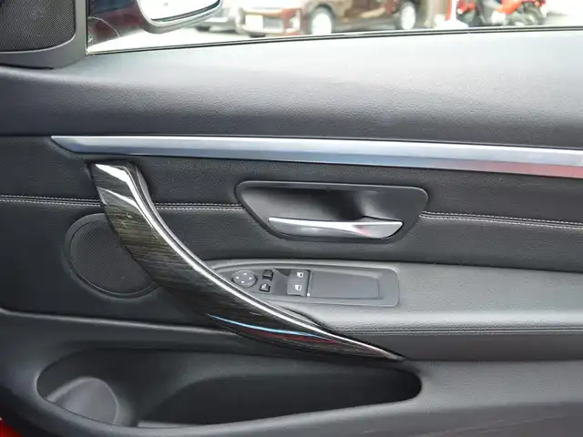 ＢＭＷ ４２０ｉ クーペ Mスポーツ 栃木県 2019(令1)年 0.9万km メルボルンレッド ドライビング・アシスト/・レーン・ディパーチャー・ウォーニング(車線逸脱警告システム)/・前車接近警告機能/・衝突回避/被害軽減ブレーキ/ACC／アクティブ・クルーズ・コントロール(ストップ&ゴー機能付)/8.8インチHDDナビゲーションシステム/・地デジ(12セグ/ワンセグ)/・Bluetooth/・DVD/CD/・USB/リヤ・ビュー・カメラ/パーキング・アシスト/シフト・パドル/電動フロント・シート(運転席& 助手席)/フロント・シート・ヒーティング/ダコタ・レザー・シート/ETC車載器/アダプティブLEDヘッドライト/Mライト・アロイ・ホイール・スタースポーク・スタイリング400M
