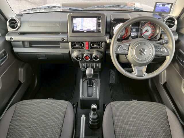 スズキ ジムニー XC 岩手県 2020(令2)年 2.8万km ブルーイッシュブラックパール3 AIS検査済み/【2508040834】/ABS/横滑り防止装置/LEDヘッドライト/ヒルディセントコントロール/レーンアシスト/バックカメラ/オートマチックハイビーム/盗難防止装置/シートヒーター/パワステ/ETC/Bluetooth接続/USB入力端子/ドラレコ/フロントフォグランプ/Bratオリジナルホイール（社外）/ヨコハマ ジオランダーM/T(社外）/2インチリフトアップキット（社外）/G’BASE 前後バンパー（社外）/スキッドプレート（社外）/グリル（社外）/マフラー（社外）/スモークサイドマーカー（社外）/社外パーツ取付有