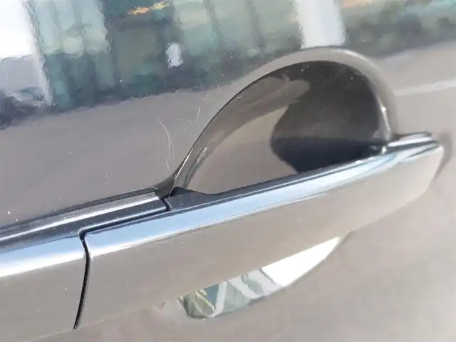 三菱 ｅＫクロス ＥＶ P 東京都 2022(令4)年 0.6万km アメジストブラック 純正ナビ/　・フルセグTV/　・Bluetooth接続/　・USB/　・AM/FMラジオ/被害軽減ブレーキ/シートヒーター/ステアリングヒーター/プッシュスタート/スマートキー/純正15インチアルミ