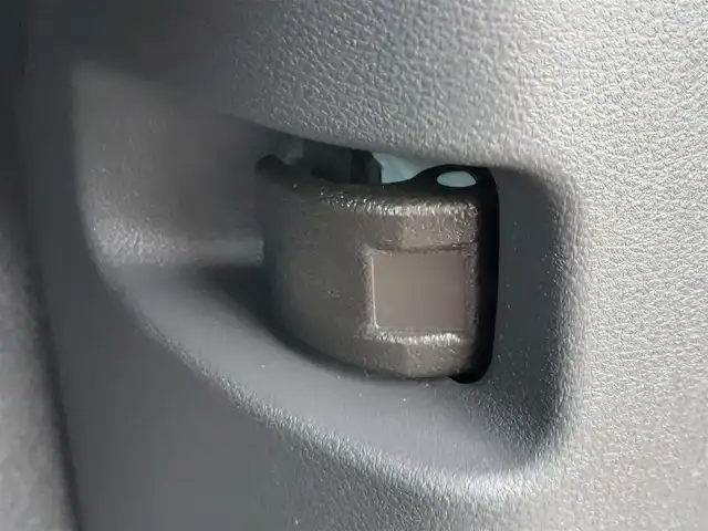 三菱 ｅＫクロス ＥＶ P 東京都 2022(令4)年 0.6万km アメジストブラック 純正ナビ/　・フルセグTV/　・Bluetooth接続/　・USB/　・AM/FMラジオ/被害軽減ブレーキ/シートヒーター/ステアリングヒーター/プッシュスタート/スマートキー/純正15インチアルミ