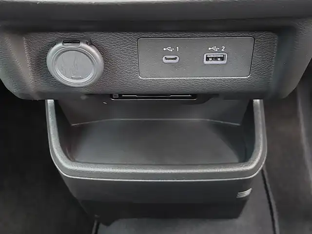 三菱 ｅＫクロス ＥＶ P 東京都 2022(令4)年 0.6万km アメジストブラック 純正ナビ/　・フルセグTV/　・Bluetooth接続/　・USB/　・AM/FMラジオ/被害軽減ブレーキ/シートヒーター/ステアリングヒーター/プッシュスタート/スマートキー/純正15インチアルミ