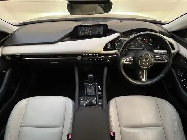 マツダ マツダ３セダン X Lパッケージ 茨城県 2020(令2)年 5.5万km ジェットブラックマイカ メーカーＯＰナビ/　（AM/FM/BT/CD/DVD)/HDMI/フルセグテレビ/バックカメラ/ビルトインETC/プッシュスタート/シートヒーター/ハンドルヒーター/パワーシート/レーダークルーズコントロール/BOSEサウンド/革シート/純正フロアマット/パワーバックドア