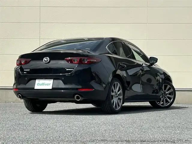 マツダ マツダ３セダン X Lパッケージ 茨城県 2020(令2)年 5.5万km ジェットブラックマイカ メーカーＯＰナビ/　（AM/FM/BT/CD/DVD)/HDMI/フルセグテレビ/バックカメラ/ビルトインETC/プッシュスタート/シートヒーター/ハンドルヒーター/パワーシート/レーダークルーズコントロール/BOSEサウンド/革シート/純正フロアマット/パワーバックドア