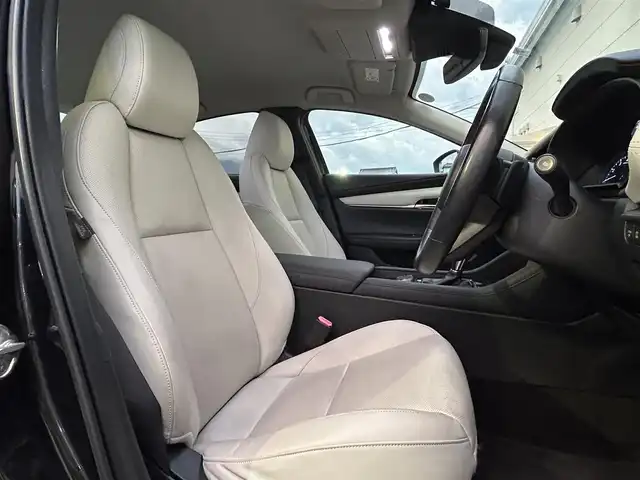 マツダ マツダ３セダン X Lパッケージ 茨城県 2020(令2)年 5.5万km ジェットブラックマイカ メーカーＯＰナビ/　（AM/FM/BT/CD/DVD)/HDMI/フルセグテレビ/バックカメラ/ビルトインETC/プッシュスタート/シートヒーター/ハンドルヒーター/パワーシート/レーダークルーズコントロール/BOSEサウンド/革シート/純正フロアマット/パワーバックドア