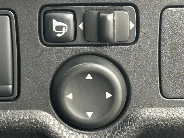 日産 ノート ニスモ 岡山県 2016(平28)年 5.1万km ブリリアントホワイトパール 純正ナビ(MM316D-W)/【Bluetooth/フルセグTV/CD/DVD/USB接続】/バックカメラ/ドライブレコーダー　前後/ETC/オートライト/純正16インチアルミホイール/純正フロアマット/ステアリングスイッチ/シートリフター/アイドリングストップ/オートエアコン/オートライト/スペアキー×1/禁煙車