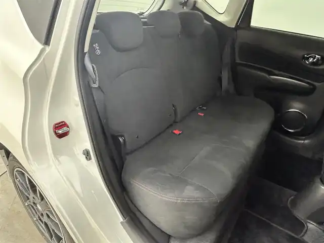 日産 ノート ニスモ 岡山県 2016(平28)年 5.1万km ブリリアントホワイトパール 純正ナビ(MM316D-W)/【Bluetooth/フルセグTV/CD/DVD/USB接続】/バックカメラ/ドライブレコーダー　前後/ETC/オートライト/純正16インチアルミホイール/純正フロアマット/ステアリングスイッチ/シートリフター/アイドリングストップ/オートエアコン/オートライト/スペアキー×1/禁煙車