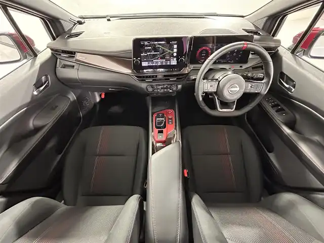 日産 オーラ ニスモ 佐賀県 2022(令4)年 0.5万km ブリリアントホワイトパール 純正9インチナビ/フルセグTV/Bluetooth/Applecarplay/Androidauto/全方位カメラ/衝突被害軽減システム/デジタルインナールームミラー/置くだけ充電/プロパイロット/レーダークルーズコントロール/レーンアシスト/ブラインドスポットモニター/クリアランスソナー/電子パーキング/ブレーキホールド/オートライト/オートマチックハイビーム/純正前後ドライブレコーダー/LEDヘッドライト/LEDフォグライト/運転席・助手席シートヒーター/ISOFIX対応シート/純正17インチアルミホイール/純正フロアマット/スマートキー