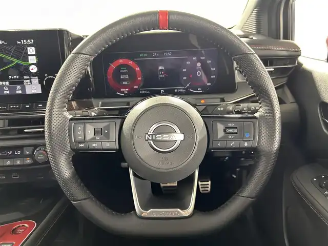 日産 オーラ ニスモ 佐賀県 2022(令4)年 0.5万km ブリリアントホワイトパール 純正9インチナビ/フルセグTV/Bluetooth/Applecarplay/Androidauto/全方位カメラ/衝突被害軽減システム/デジタルインナールームミラー/置くだけ充電/プロパイロット/レーダークルーズコントロール/レーンアシスト/ブラインドスポットモニター/クリアランスソナー/電子パーキング/ブレーキホールド/オートライト/オートマチックハイビーム/純正前後ドライブレコーダー/LEDヘッドライト/LEDフォグライト/運転席・助手席シートヒーター/ISOFIX対応シート/純正17インチアルミホイール/純正フロアマット/スマートキー