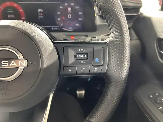 日産 オーラ ニスモ 佐賀県 2022(令4)年 0.5万km ブリリアントホワイトパール 純正9インチナビ/フルセグTV/Bluetooth/Applecarplay/Androidauto/全方位カメラ/衝突被害軽減システム/デジタルインナールームミラー/置くだけ充電/プロパイロット/レーダークルーズコントロール/レーンアシスト/ブラインドスポットモニター/クリアランスソナー/電子パーキング/ブレーキホールド/オートライト/オートマチックハイビーム/純正前後ドライブレコーダー/LEDヘッドライト/LEDフォグライト/運転席・助手席シートヒーター/ISOFIX対応シート/純正17インチアルミホイール/純正フロアマット/スマートキー