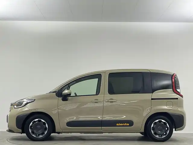 トヨタ シエンタ ハイブリッド Z 埼玉県 2024(令6)年 2.8万km ベージュ 禁煙車　純正１０．５型ナビ　フルセグＴＶ　全方位カメラ　シートヒーター　ＥＴＣ　前後ドライブレコーダー　ＬＥＤヘッドライト　スマートルームミラー　追従走行　Ｂｌｕｅｔｏｏｔｈ　衝突被害軽減　スペアキー