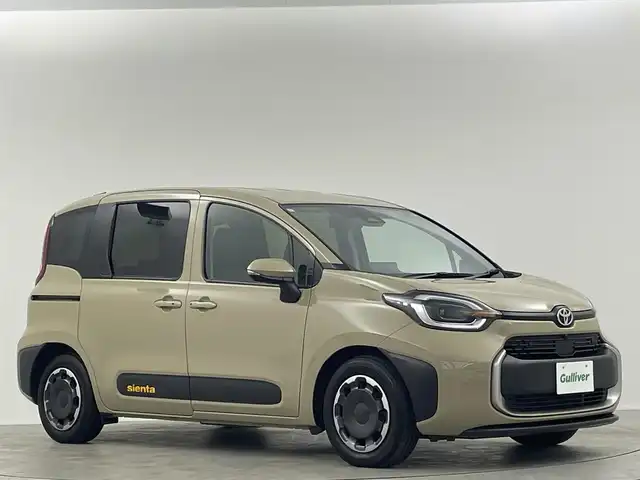 トヨタ シエンタ ハイブリッド Z 埼玉県 2024(令6)年 2.8万km ベージュ 禁煙車　純正１０．５型ナビ　フルセグＴＶ　全方位カメラ　シートヒーター　ＥＴＣ　前後ドライブレコーダー　ＬＥＤヘッドライト　スマートルームミラー　追従走行　Ｂｌｕｅｔｏｏｔｈ　衝突被害軽減　スペアキー