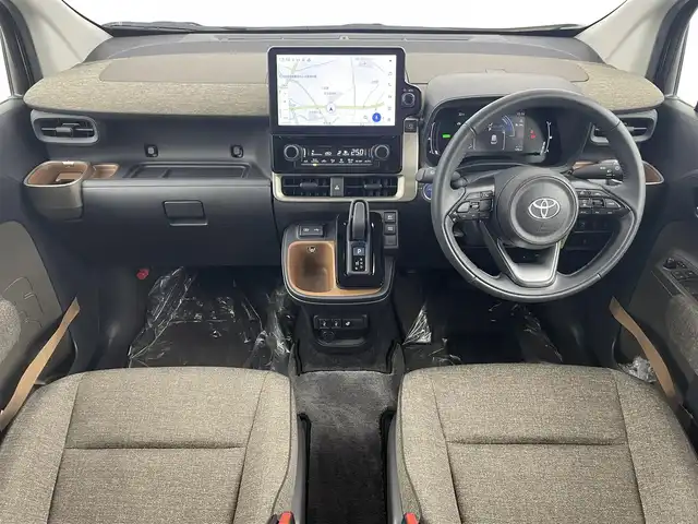 トヨタ シエンタ ハイブリッド Z 埼玉県 2024(令6)年 2.8万km ベージュ 禁煙車　純正１０．５型ナビ　フルセグＴＶ　全方位カメラ　シートヒーター　ＥＴＣ　前後ドライブレコーダー　ＬＥＤヘッドライト　スマートルームミラー　追従走行　Ｂｌｕｅｔｏｏｔｈ　衝突被害軽減　スペアキー