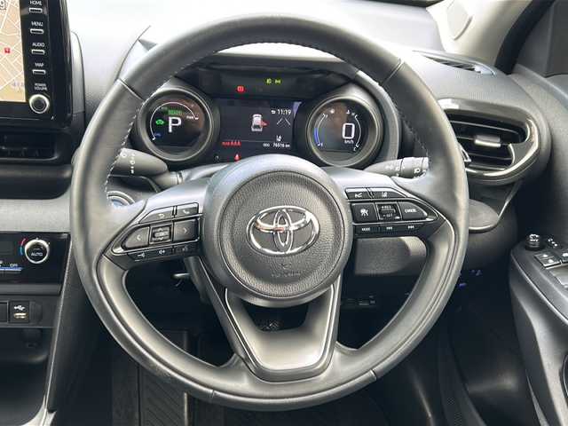 トヨタ ヤリスクロス ハイブリッド G 秋田県 2020(令2)年 7.7万km ブラックマイカ 純正ディスプレイオーディオ/純正BT、TV/純正18インチAW/TDRGRスポーツマフラー/バックカメラ、全周囲カメラ/前後コーナーセンサー/前後ドライブレコーダー/４WD/ETC/スペアキー/保証書、取説