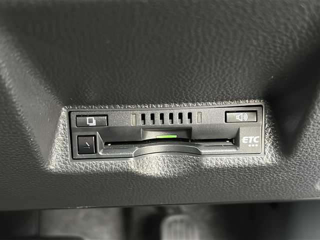 トヨタ ヤリスクロス ハイブリッド G 秋田県 2020(令2)年 7.7万km ブラックマイカ 純正ディスプレイオーディオ/純正BT、TV/純正18インチAW/TDRGRスポーツマフラー/バックカメラ、全周囲カメラ/前後コーナーセンサー/前後ドライブレコーダー/４WD/ETC/スペアキー/保証書、取説