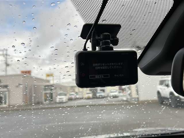 トヨタ ヤリスクロス ハイブリッド G 秋田県 2020(令2)年 7.7万km ブラックマイカ 純正ディスプレイオーディオ/純正BT、TV/純正18インチAW/TDRGRスポーツマフラー/バックカメラ、全周囲カメラ/前後コーナーセンサー/前後ドライブレコーダー/４WD/ETC/スペアキー/保証書、取説