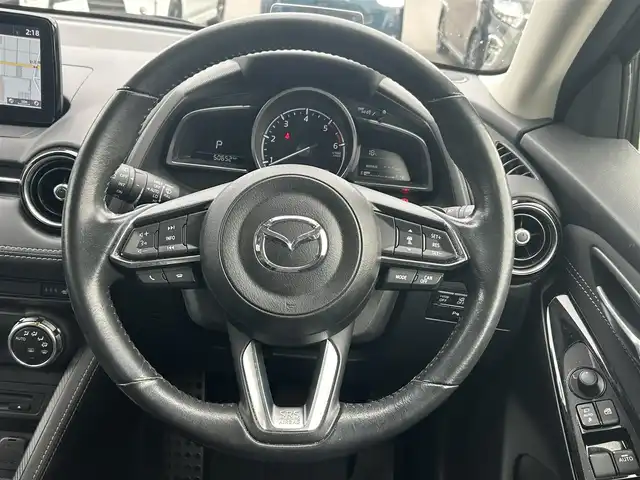 マツダ デミオ XD ツーリング 岡山県 2017(平29)年 5.1万km ディープクリムゾンマイカ 登録時走行距離50652km/純正ナビ/(AM/FM/DISC/TV/Bluetooth)/i-ACTIVSENSE/・スマート・シティ・ブレーキ・サポート（SCBS）/・AT誤発進抑制制御/・ダイナミック・スタビリティ・コントロールシステム（DSC）/・トラクション・コントロール・システム（TCS）/マツダ・レーダー・クルーズ・コントロール（ＭＲＣＣ）/バックカメラ/シートヒーター(D+N席)/ヘッドアップディスプレイ/ETC2.0/パドルシフト/スペアキー×1/コーナーセンサー/ドライブレコーダー/純正16インチAW/プッシュスタート/スマートキー