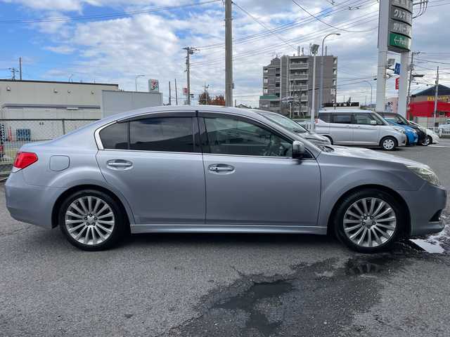 スバル レガシィ Ｂ４ 2．5GTアイサイト 神奈川県 2011(平23)年 9.7万km アイスシルバーメタリック 純正ナビ（フルセグTV/AM/FM/DISC/BT/USB）/レーダークルーズコントロール/パドルシフト/前席パワーシート/電動パーキング/プッシュスタート/ETC/オートライト/電動格納ミラー/アイサイト