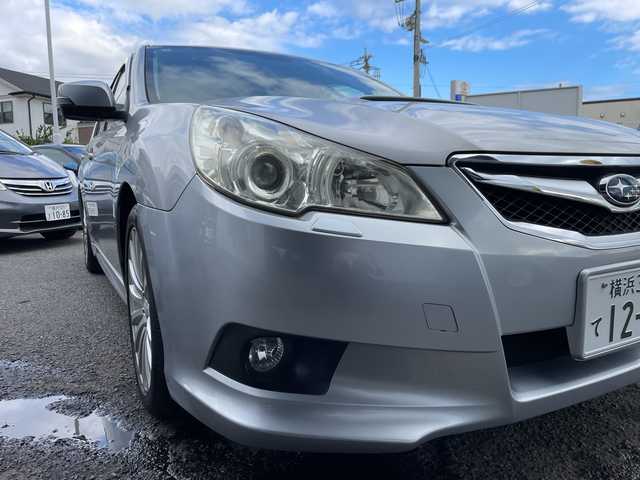 スバル レガシィ Ｂ４ 2．5GTアイサイト 神奈川県 2011(平23)年 9.7万km アイスシルバーメタリック 純正ナビ（フルセグTV/AM/FM/DISC/BT/USB）/レーダークルーズコントロール/パドルシフト/前席パワーシート/電動パーキング/プッシュスタート/ETC/オートライト/電動格納ミラー/アイサイト