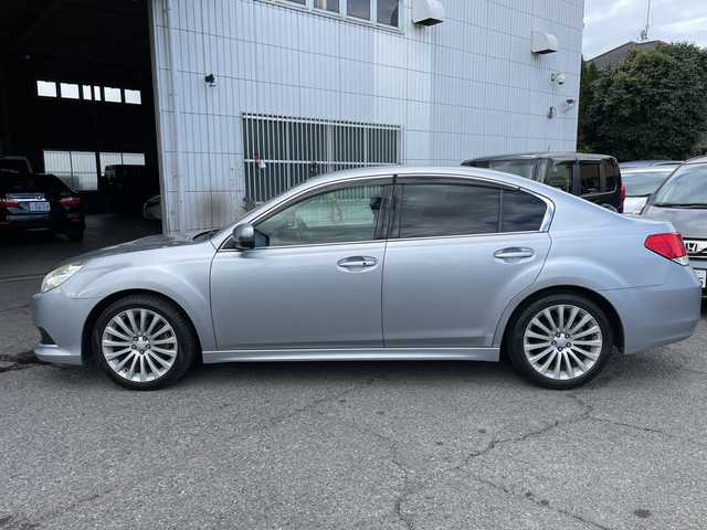 スバル レガシィ Ｂ４ 2．5GTアイサイト 神奈川県 2011(平23)年 9.7万km アイスシルバーメタリック 純正ナビ（フルセグTV/AM/FM/DISC/BT/USB）/レーダークルーズコントロール/パドルシフト/前席パワーシート/電動パーキング/プッシュスタート/ETC/オートライト/電動格納ミラー/アイサイト