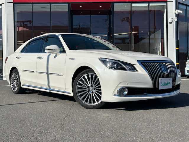 トヨタ クラウン マジェスタ Fバージョン 宮城県 2015(平27)年 8.9万km ホワイトパールクリスタルシャイン 登録時走行距離88104km/全席パワーシート/全席シートヒーター/クリアランスソナー/レーダークルーズコントロール/オートライト/オートライトハイビーム/ステアリングリモコン/エアシート（D＋N）/プッシュスタート/スマートキー/プリクラッシュセーフティ/横滑り防止機能/メモリーシート/社外ドライブレコーダー前後/純正ETC/バックカメラ/純正ナビ フルセグ/TV・AM/FM・CD/DVD・HDD・BT/LEDヘッドライト/フォグランプ/コーナーセンサー前後/純正アルミホイール/ドアバイザー/電動格納ミラー/純正フロアマット