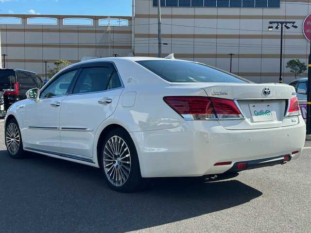 トヨタ クラウン マジェスタ Fバージョン 宮城県 2015(平27)年 8.9万km ホワイトパールクリスタルシャイン 登録時走行距離88104km/全席パワーシート/全席シートヒーター/クリアランスソナー/レーダークルーズコントロール/オートライト/オートライトハイビーム/ステアリングリモコン/エアシート（D＋N）/プッシュスタート/スマートキー/プリクラッシュセーフティ/横滑り防止機能/メモリーシート/社外ドライブレコーダー前後/純正ETC/バックカメラ/純正ナビ フルセグ/TV・AM/FM・CD/DVD・HDD・BT/LEDヘッドライト/フォグランプ/コーナーセンサー前後/純正アルミホイール/ドアバイザー/電動格納ミラー/純正フロアマット