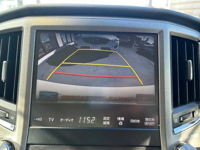 トヨタ クラウン マジェスタ Fバージョン 宮城県 2015(平27)年 8.9万km ホワイトパールクリスタルシャイン 登録時走行距離88104km/全席パワーシート/全席シートヒーター/クリアランスソナー/レーダークルーズコントロール/オートライト/オートライトハイビーム/ステアリングリモコン/エアシート（D＋N）/プッシュスタート/スマートキー/プリクラッシュセーフティ/横滑り防止機能/メモリーシート/社外ドライブレコーダー前後/純正ETC/バックカメラ/純正ナビ フルセグ/TV・AM/FM・CD/DVD・HDD・BT/LEDヘッドライト/フォグランプ/コーナーセンサー前後/純正アルミホイール/ドアバイザー/電動格納ミラー/純正フロアマット