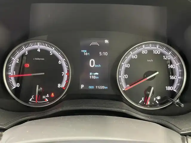 トヨタ ヴォクシー S－G 鹿児島県 2023(令5)年 1.2万km ホワイトパールクリスタルシャイン 禁煙車/10.5インチ純正ディスプレイオーディオ/　・フルセグTV/Bluetooth/トヨタセーフティセンス/　・プリクラッシュセーフティー/　・緊急時操蛇支援/　・レーントレーシングアシスト/　・レーダークルーズコントロール/　・オートマチックハイビーム/　・ロードサインアシスト/　・ドライバー異常時対応システム/　・発信遅れ告知機能/両側パワースライド/電動パーキングブレーキ/ブレーキホールド/純正フロアマット/前後ドライブレコーダー/全席オートウィンドウ/ドアバイザー/ETC/後席サンシェード/本革巻きハンドル