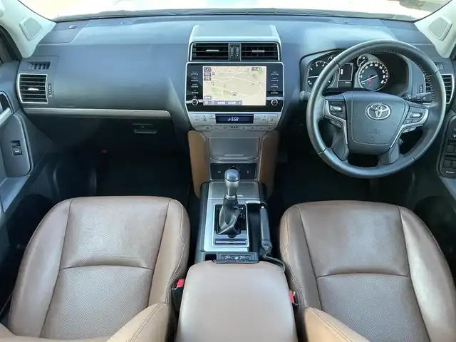 トヨタ ランドクルーザー プラド TX-L 70thアニバーサリーLTD 東京都 2022(令4)年 2.3万km ホワイトパールクリスタルシャイン 7人乗り/サンルーフ/純正メーカーOPナビ/パノラミックビューモニター/本革シート　（パワーシート）/シートヒーター / ベンチレーション/3列目電動格納シート/ビルトインETC 2.0/LEDヘッドライト/フォグ/セーフティセンス/・プリクラッシュセーフティ/・レーントレーシングアシスト/・オートハイビーム/・レーダークルーズコントロール/・ブラインドスポットモニタ/純正18インチーフ/純正メーカーOPナビ/パノラミックビューモニター/本革シート　（パワーシート）/シートヒーター / ベンチレーション/3列目電動格納シート/ビルトインETC 2.0/LEDヘッドライト/フォグ/セーフティセンス/・プリクラッシュセーフティ/・レーントレーシングアシスト/・オートハイビーム/・レーダークルーズコントロール/・ブラインドスポットモニタ/純正18インチAW/ルーフレール