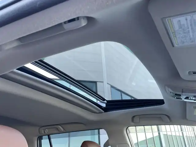 トヨタ ランドクルーザー プラド TX-L 70thアニバーサリーLTD 東京都 2022(令4)年 2.3万km ホワイトパールクリスタルシャイン 7人乗り/サンルーフ/純正メーカーOPナビ/パノラミックビューモニター/本革シート　（パワーシート）/シートヒーター / ベンチレーション/3列目電動格納シート/ビルトインETC 2.0/LEDヘッドライト/フォグ/セーフティセンス/・プリクラッシュセーフティ/・レーントレーシングアシスト/・オートハイビーム/・レーダークルーズコントロール/・ブラインドスポットモニタ/純正18インチーフ/純正メーカーOPナビ/パノラミックビューモニター/本革シート　（パワーシート）/シートヒーター / ベンチレーション/3列目電動格納シート/ビルトインETC 2.0/LEDヘッドライト/フォグ/セーフティセンス/・プリクラッシュセーフティ/・レーントレーシングアシスト/・オートハイビーム/・レーダークルーズコントロール/・ブラインドスポットモニタ/純正18インチAW/ルーフレール