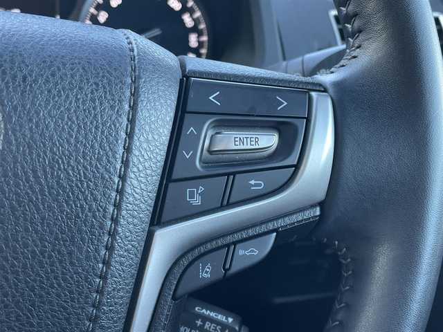 トヨタ ランドクルーザー プラド TX-L 70thアニバーサリーLTD 東京都 2022(令4)年 2.3万km ホワイトパールクリスタルシャイン 7人乗り/サンルーフ/純正メーカーOPナビ/パノラミックビューモニター/本革シート　（パワーシート）/シートヒーター / ベンチレーション/3列目電動格納シート/ビルトインETC 2.0/LEDヘッドライト/フォグ/セーフティセンス/・プリクラッシュセーフティ/・レーントレーシングアシスト/・オートハイビーム/・レーダークルーズコントロール/・ブラインドスポットモニタ/純正18インチーフ/純正メーカーOPナビ/パノラミックビューモニター/本革シート　（パワーシート）/シートヒーター / ベンチレーション/3列目電動格納シート/ビルトインETC 2.0/LEDヘッドライト/フォグ/セーフティセンス/・プリクラッシュセーフティ/・レーントレーシングアシスト/・オートハイビーム/・レーダークルーズコントロール/・ブラインドスポットモニタ/純正18インチAW/ルーフレール