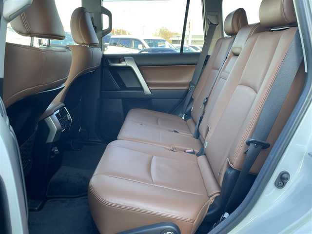 トヨタ ランドクルーザー プラド TX-L 70thアニバーサリーLTD 東京都 2022(令4)年 2.3万km ホワイトパールクリスタルシャイン 7人乗り/サンルーフ/純正メーカーOPナビ/パノラミックビューモニター/本革シート　（パワーシート）/シートヒーター / ベンチレーション/3列目電動格納シート/ビルトインETC 2.0/LEDヘッドライト/フォグ/セーフティセンス/・プリクラッシュセーフティ/・レーントレーシングアシスト/・オートハイビーム/・レーダークルーズコントロール/・ブラインドスポットモニタ/純正18インチーフ/純正メーカーOPナビ/パノラミックビューモニター/本革シート　（パワーシート）/シートヒーター / ベンチレーション/3列目電動格納シート/ビルトインETC 2.0/LEDヘッドライト/フォグ/セーフティセンス/・プリクラッシュセーフティ/・レーントレーシングアシスト/・オートハイビーム/・レーダークルーズコントロール/・ブラインドスポットモニタ/純正18インチAW/ルーフレール