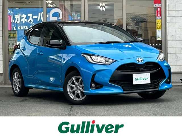 トヨタ ヤリス ハイブリッド Z 岩手県 2022(令4)年 0.7万km ブラック/シアンメタリック 4WD/禁煙車/ワンオーナー/純正ナビ/FM/AM/フルセグ/Bluetooth/全周囲バックカメラ/クルーズコントロール/衝突軽減ブレーキ/逸脱防止装置/横滑り防止装置/シートヒーター/ドライブレコーダー/LEDライト/フォグランプ/AUTOライト/VIEW/純正マット/純正バイザイー/スペアキー/スマートキー/ETC/夏タイヤ積載/取扱説明書/保証書
