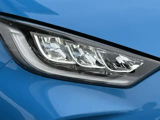 トヨタ ヤリス ハイブリッド Z 岩手県 2022(令4)年 0.7万km ブラック/シアンメタリック 4WD/禁煙車/ワンオーナー/純正ナビ/FM/AM/フルセグ/Bluetooth/全周囲バックカメラ/クルーズコントロール/衝突軽減ブレーキ/逸脱防止装置/横滑り防止装置/シートヒーター/ドライブレコーダー/LEDライト/フォグランプ/AUTOライト/VIEW/純正マット/純正バイザイー/スペアキー/スマートキー/ETC/夏タイヤ積載/取扱説明書/保証書