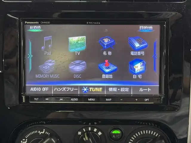 スズキ ジムニー ランドベンチャー 三重県 2017(平29)年 5.9万km クールカーキPM ガソリン・ターボ/パートタイム4WD/5F/ストラーダ 7インチナビ　CN-RA03D/（FM/AM/SD/iPod/TV/USB/Bluetooth/MEMORY MUSIC/CD/DVD/VTR）/安全/・ABS/装備/・ハーフレザーシート/・シートヒーター（D）/・ステアリングスイッチ/・フロントフォグランプ/・背面スペアタイヤ（カバー付）/・マニュアルエアコン/・ドアミラーヒーター/・キーレスエントリーキー（リモコンキー）/・パワーウインドウ/・パワーステアリング/・シガーライター/・純正16inAW/など