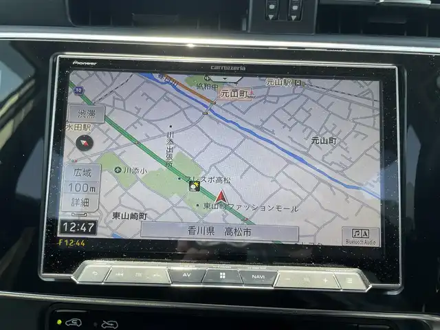トヨタ オーリス 180S 香川県 2017(平29)年 2.3万km ホワイトパールクリスタルシャイン 登録時走行距離：22821km/モデリスタエアロ（F/S/R）/社外8インチナビ/→CD/DVD再生/→フルセグTV/Bluetooth/バックカメラ/ステアリングリモコン/革巻きステアリング/パドルシフト/ドライブレコーダー/BLAM社外スピーカー/ビルトインETC/LDEオートライト/フォグランプ/衝突軽減ブレーキ/レーンディパーチャーアラート/横滑り防止装置/スマートキー/スペアキー